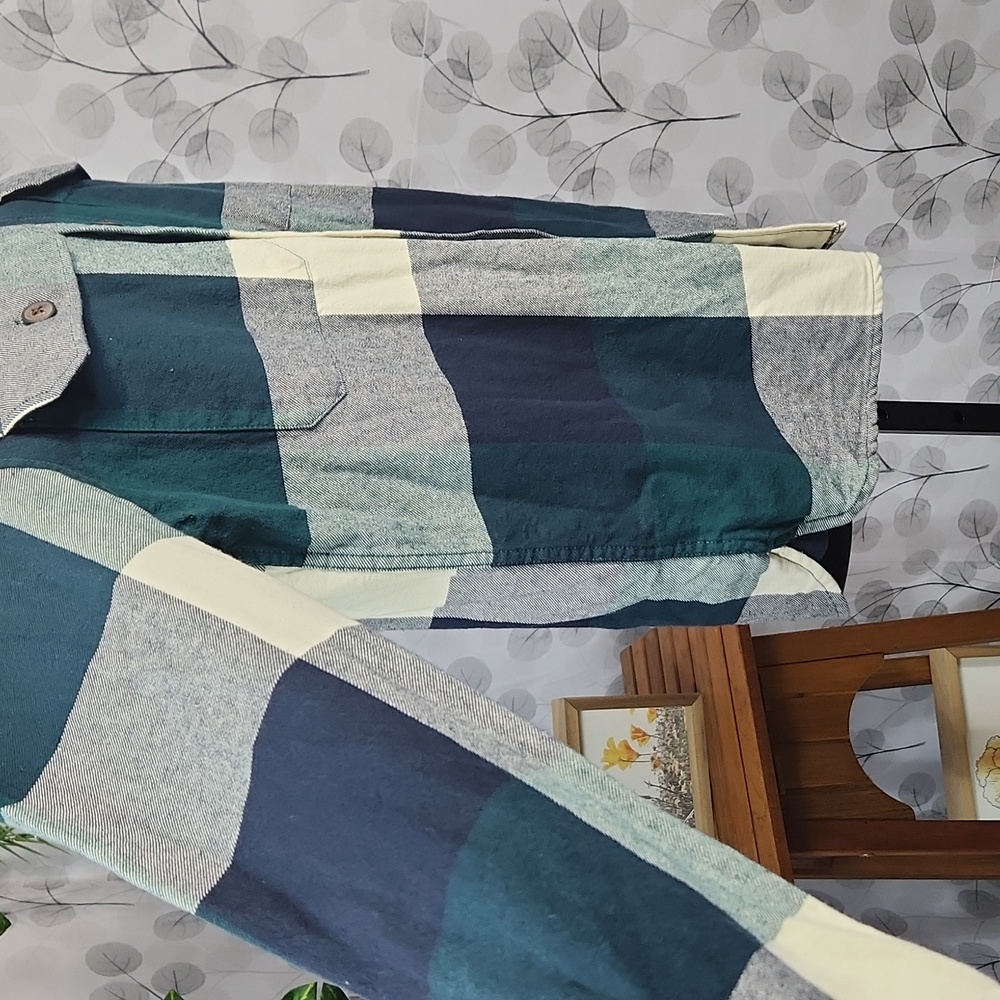 Springfield Plaid Flannel - Picture 6 of 10